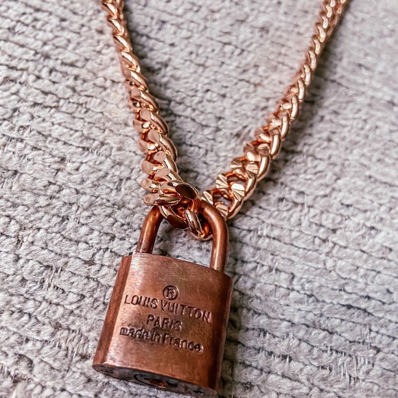 Louis Vuitton Lock Chain Necklace - Rose Gold - Picture 4 of 6